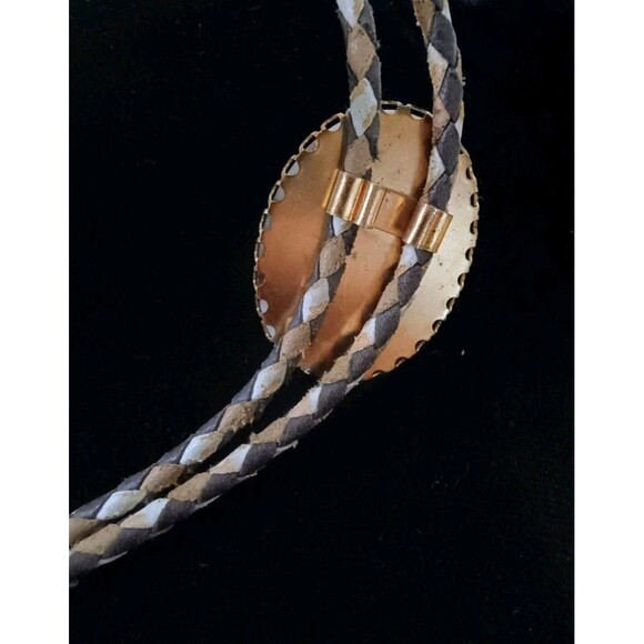 Vintage Bolo Tie Horse Portrait On Porcelain In Gold Tone Setting Leather Braid - Picture 6 of 7